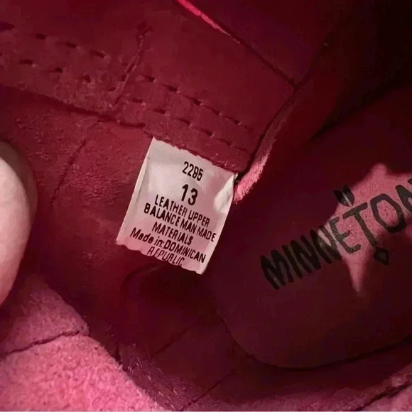 Minnetonka Girls Moccasin Fringe Pink Ankle Leather Boots Side Zip Size 13 - Picture 10 of 16